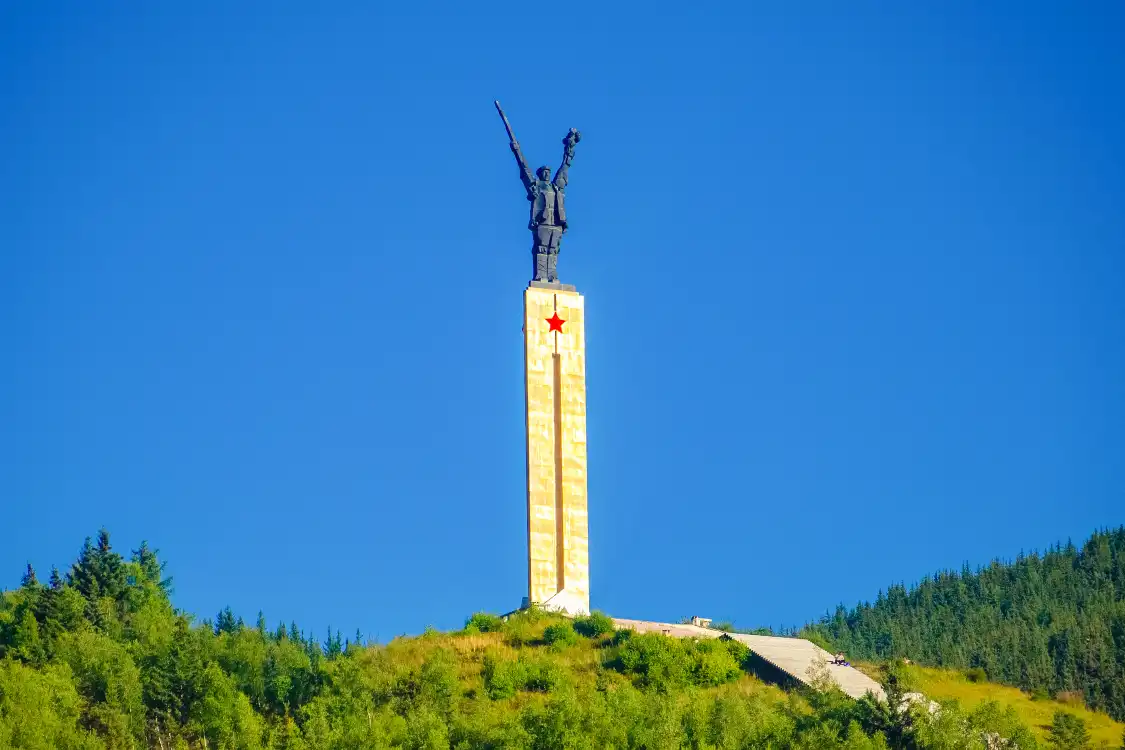 Hotels near Red Army Long Long March Memorial Beibeiyuan