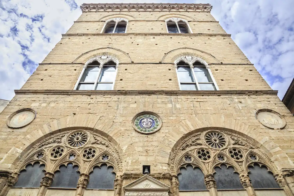 오르산미켈레 주변 호텔