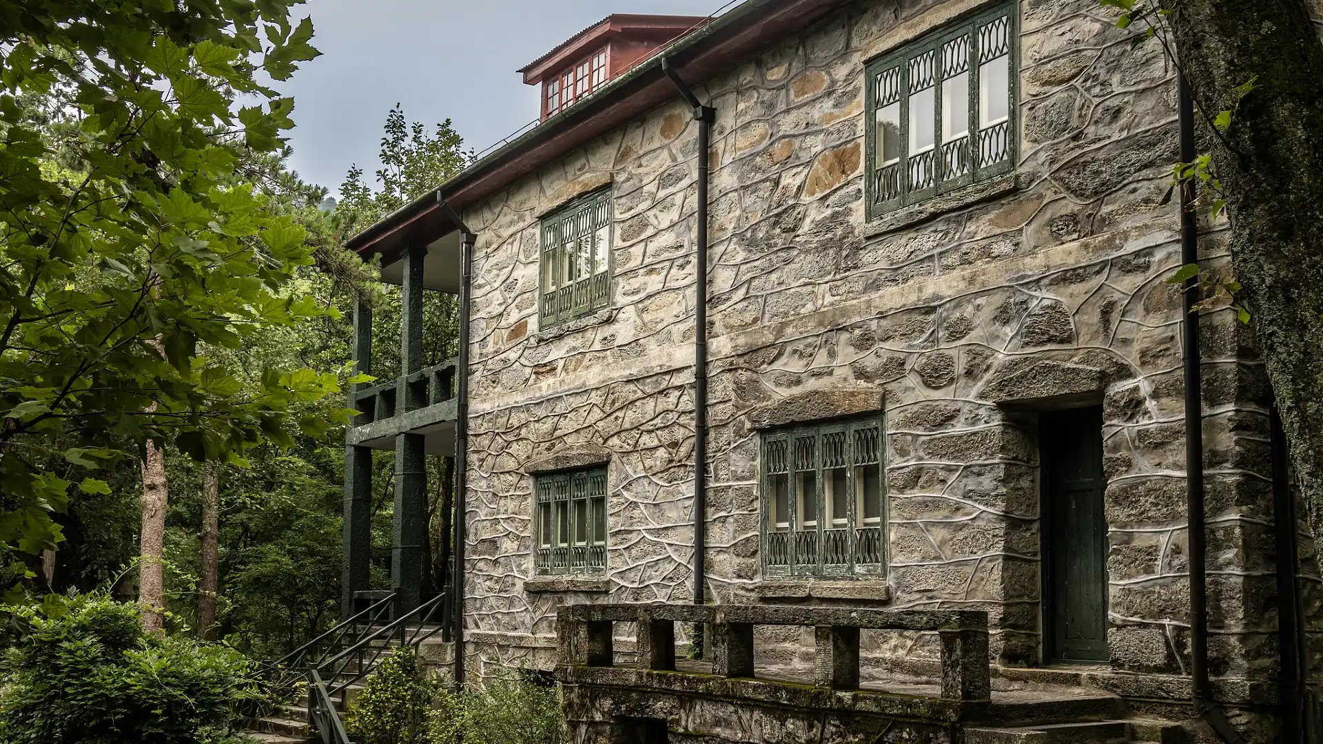 Hotels near Mei Lu Villa