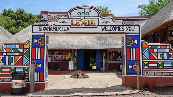 Lesedi Cultural Village