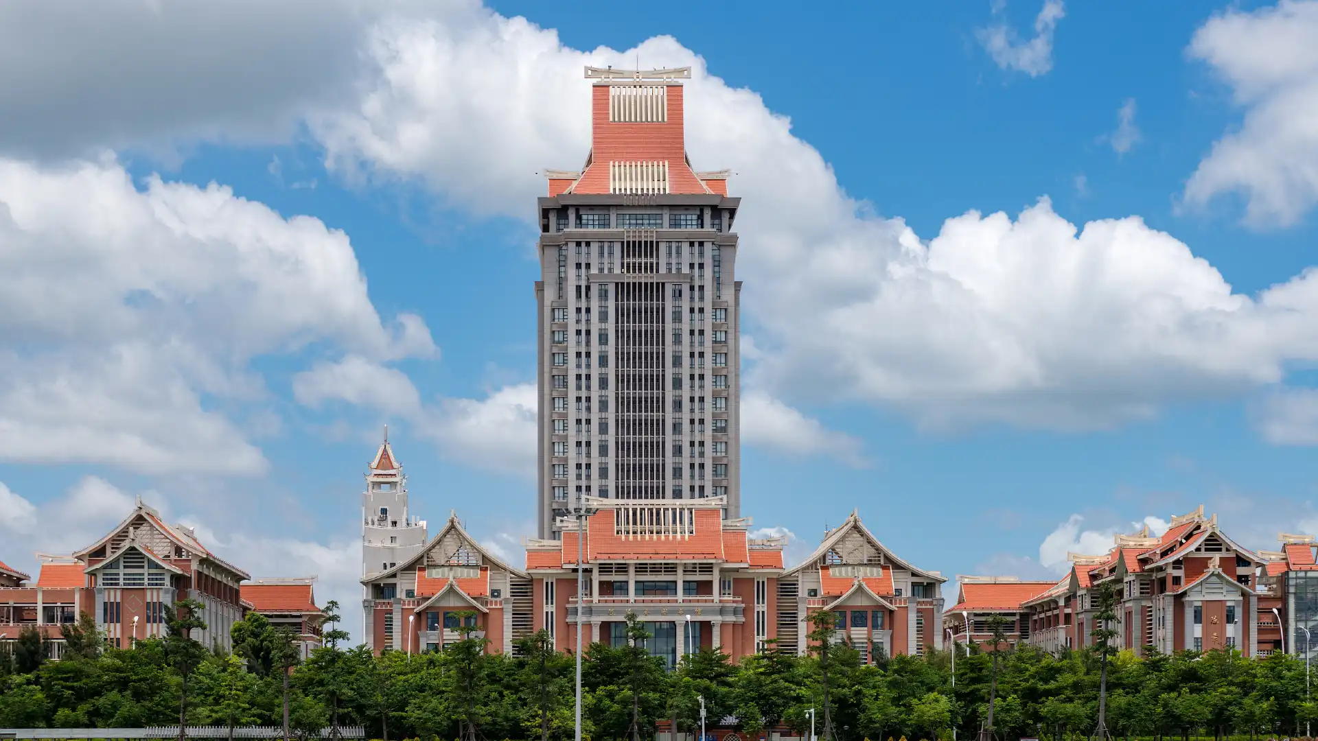 Hotels near Jimei University
