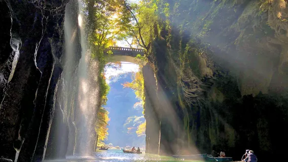 1-day tour in Miyazaki: Shirakawa Spring, Takachiho Gorge, Amanoiwato Shrine, Amanoyasukawara, round-trip from Fukuoka