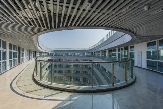 鄰近新能源汽車展示體驗中心的酒店