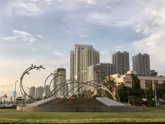 百盛(第一大道廣場)