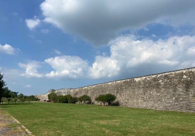 Zhongdu of Ming Dynasty Imperial City and Stone Sculptures of Royal Tombs