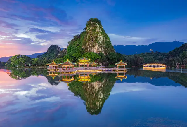 Zhaoqing Xinghu Tourist Scenic Area Offers Free Admission to Students