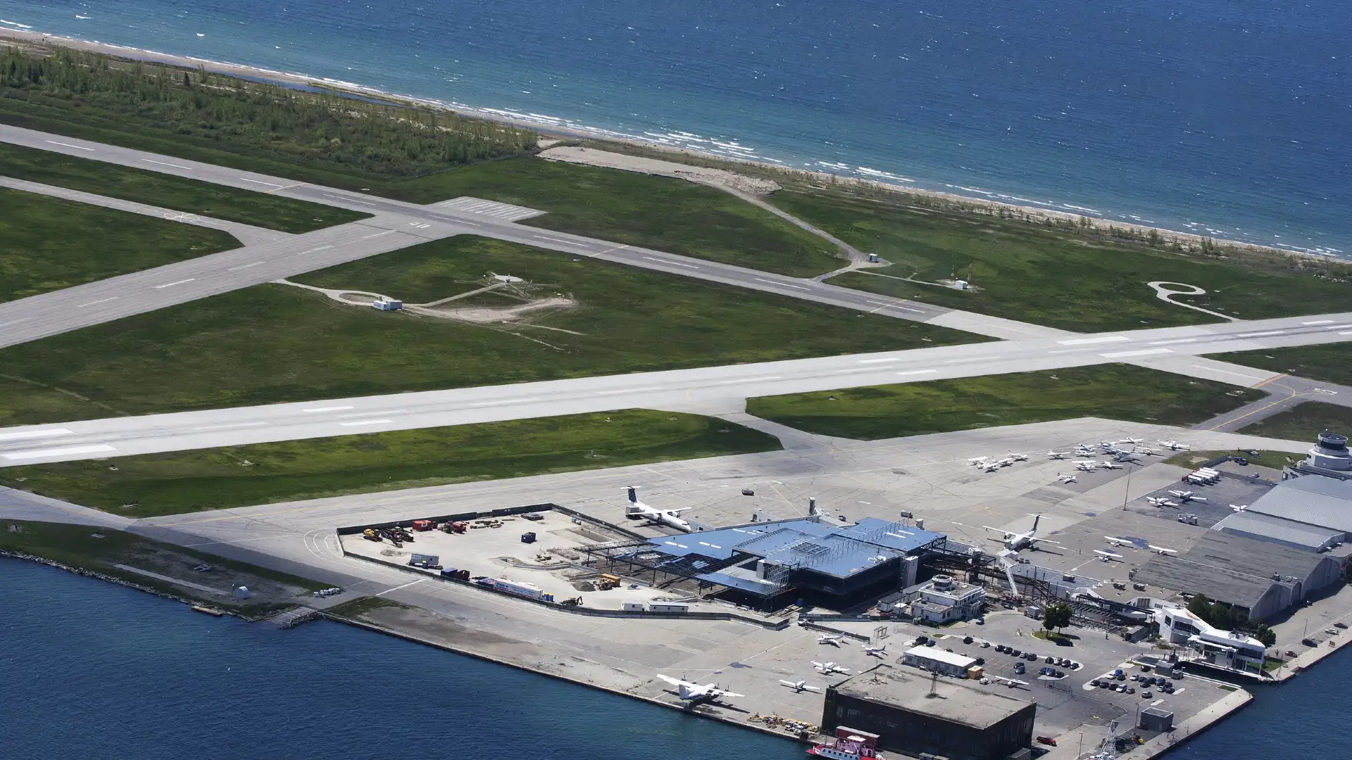 Hotéis próximos ao Aeroporto da Cidade de Toronto Billy Bishop