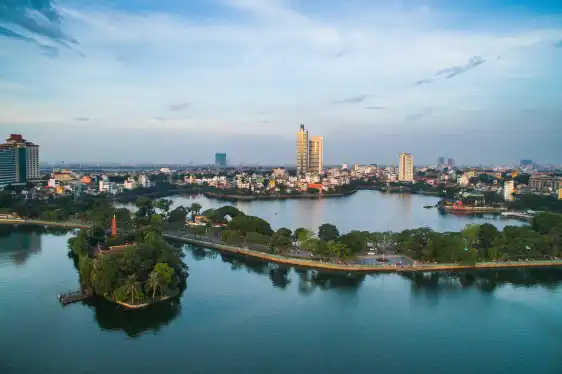 Hotels near West Lake