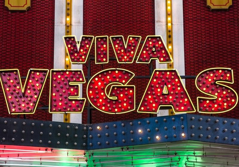 10 Best Shows in Las Vegas 2026: Acrobats, Magic, Comedy