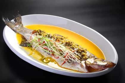 THE PENINSULA OF ROYAL LAKE HOTLES·RESTAURANT