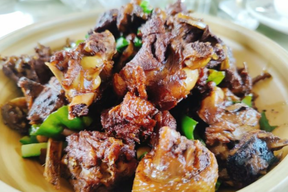 袁夫稻田火车餐厅