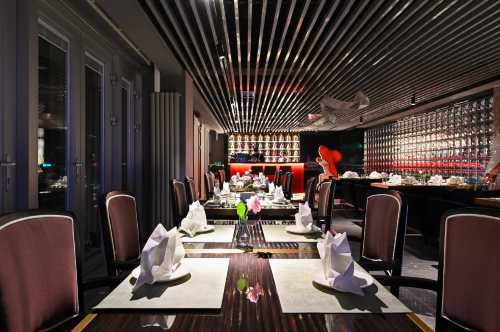 CLUB HE RESTAURANT & BAR