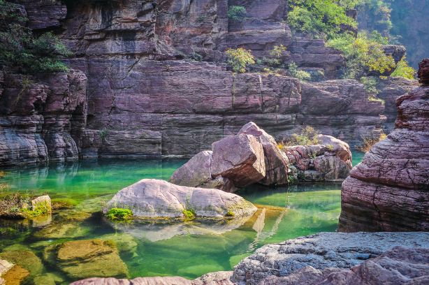 Yuntai Mountain Scenic Area - Hongshi Gorge