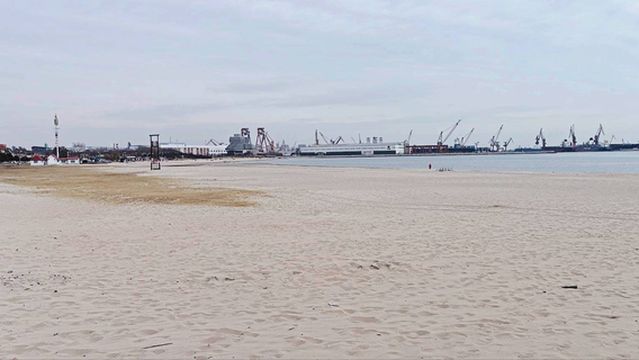 Shanhaiguan Laolongtou Free Beach Bathing Area