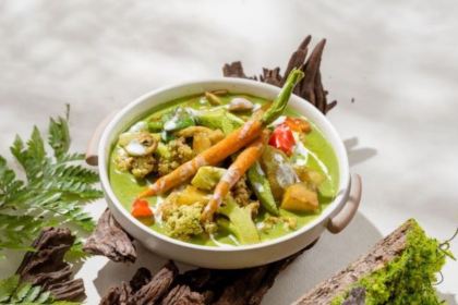 FULL Hainanese Chicken Rice