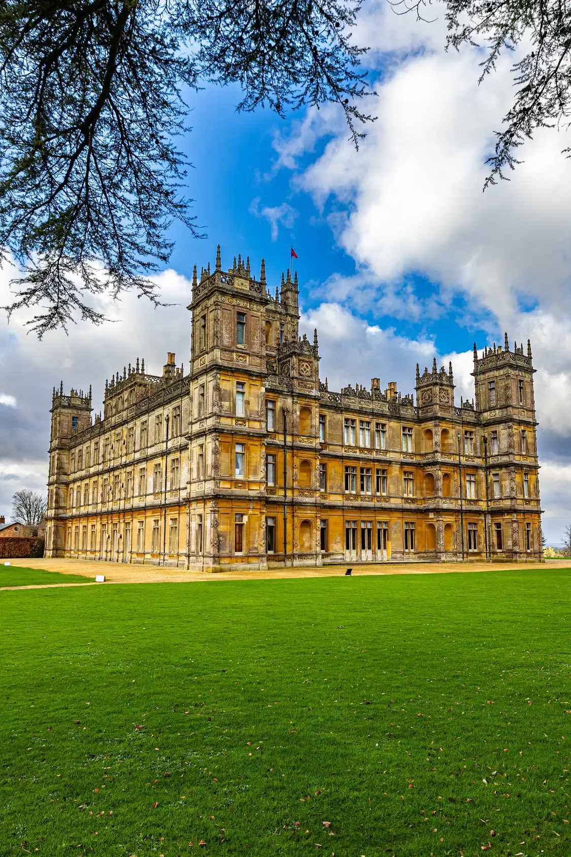 Hotels near Highclere Castle
