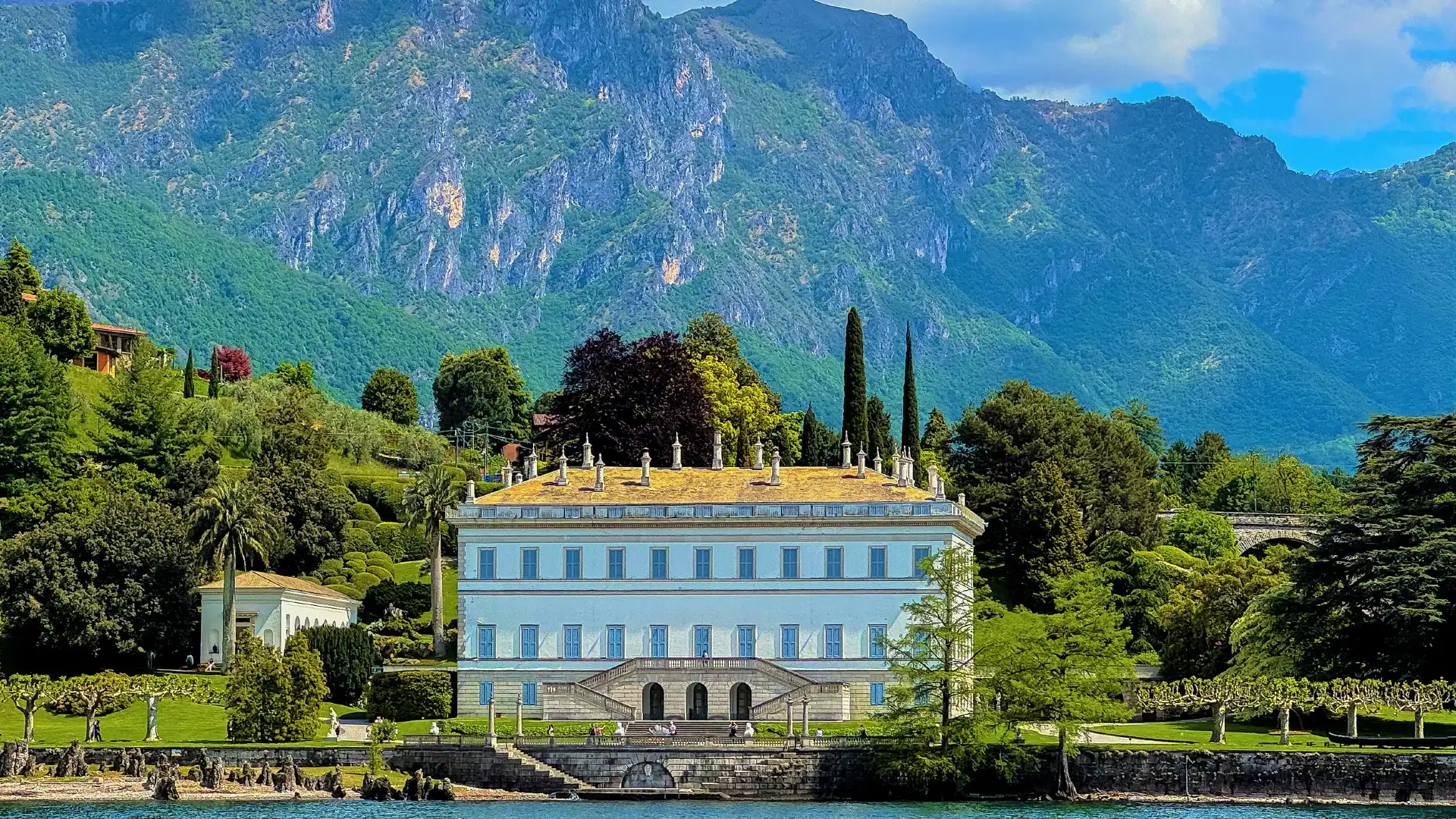Hotels near I Giardini di Villa Melzi