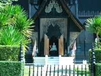 เที่ยวชมพิพิธภัณฑ์บ้านดำ จ.เชียงราย