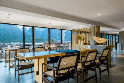 Shanzegui Resort Hotel (Linji Airport Shop); Panoramic Restaurant, Центр приема Шаньцегу