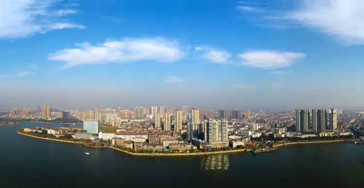 Hotels in Guangshui With Gyms