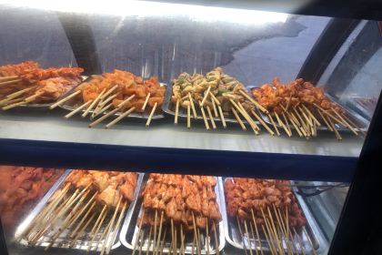 君谊烧烤汤锅 环保生烤拒绝油炸(古尔沟店)