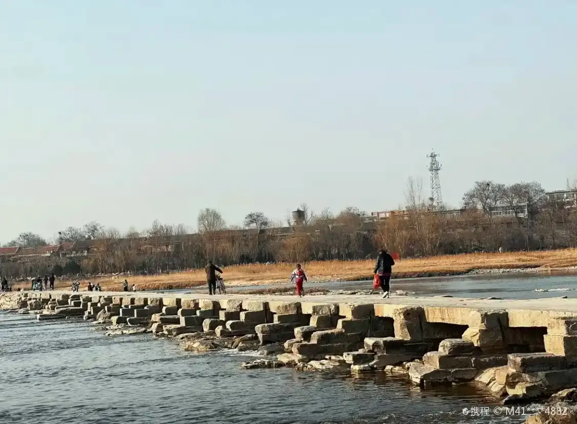 Hotels near Mingshi Bridge, Dawen River
