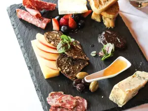 Quarter Bistro