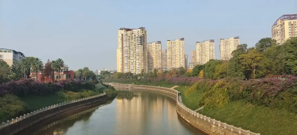 Hotels near Jiuqu River