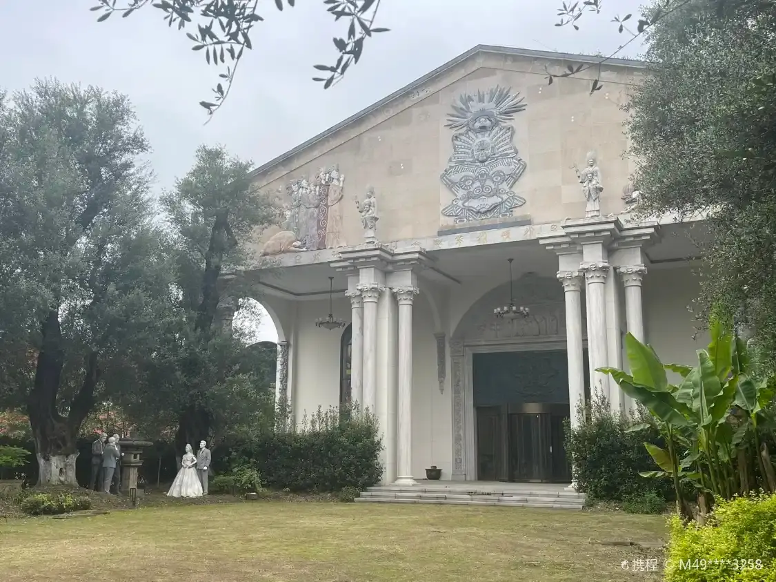 Hotels near Deqing Taohuazhuang Museum