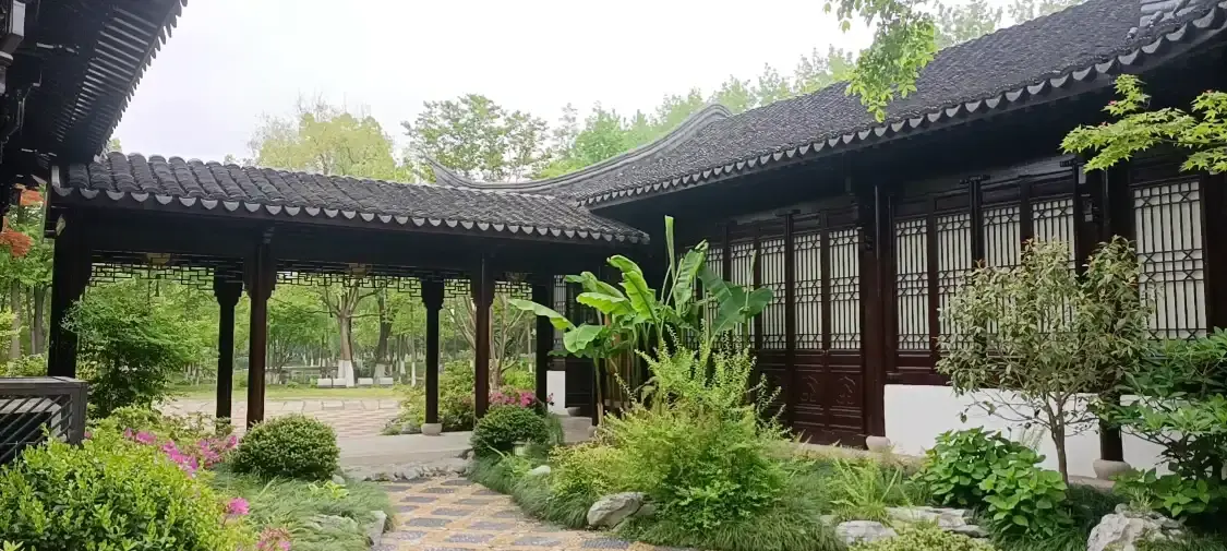菱文化園（鴛湖路）附近的飯店