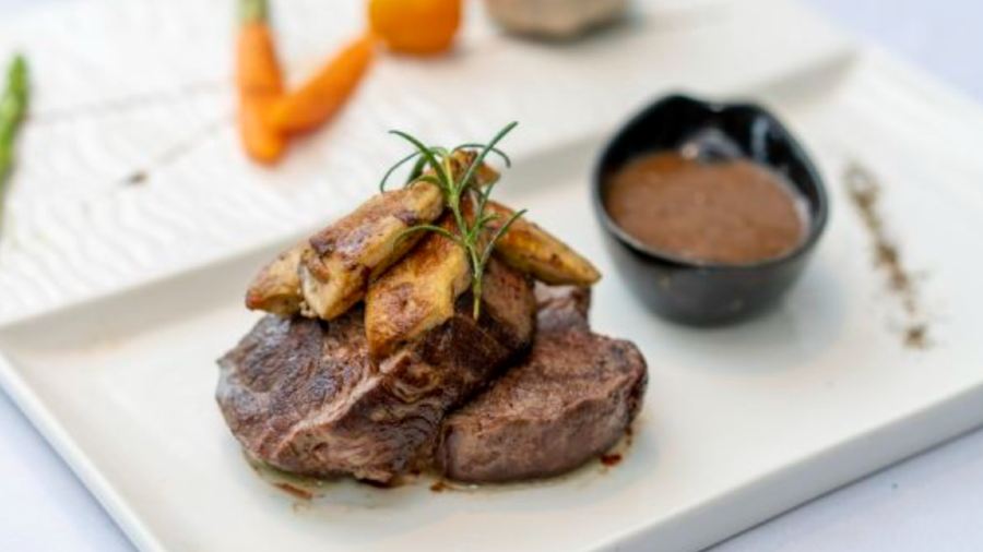 naked CASTLE·naked BITE