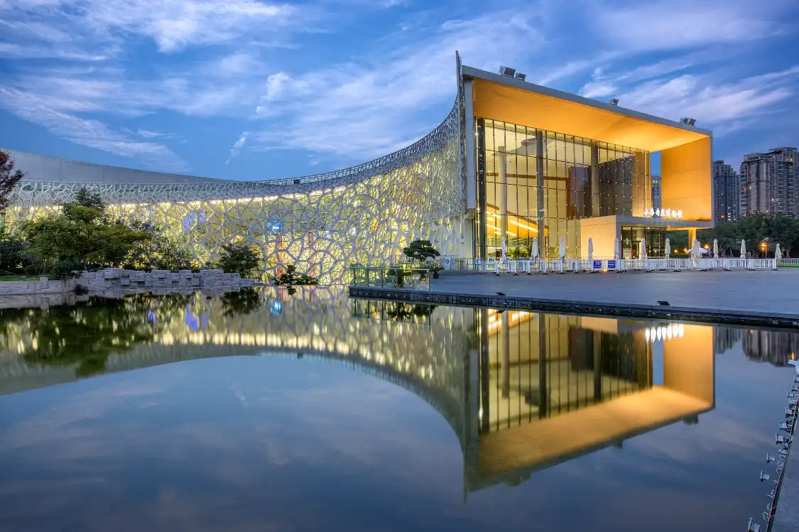 Hotels near Shanghai Natural History Museum