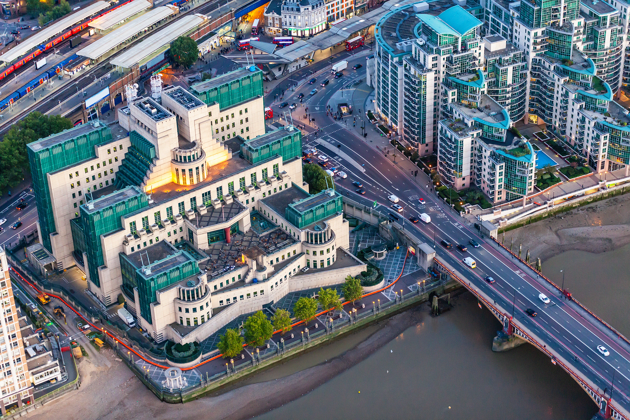Hotels near Secret Intelligence Service (MI6)