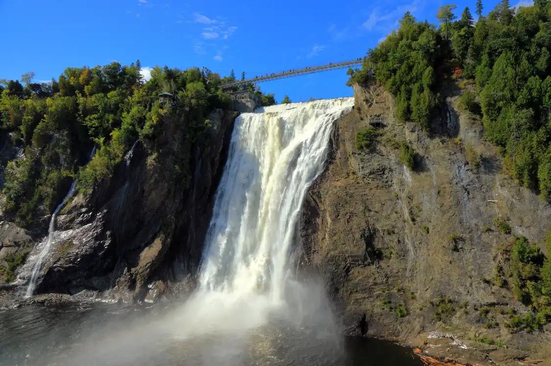 Hotels near Montmorency Falls