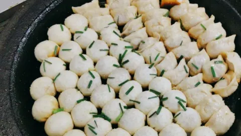 Xiao Yan Pan·FRIED BUNS in Shanghai