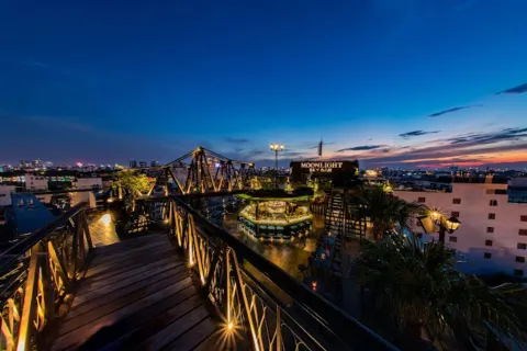 Moonlight Sky Bar
