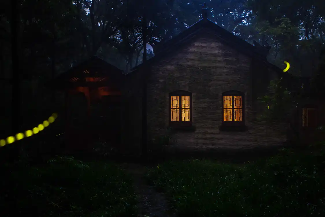 Hotels near Linggu Temple