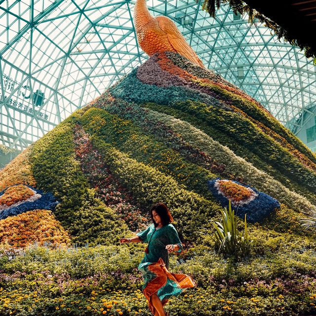 Kunming’s magnificent Flower City Dome
