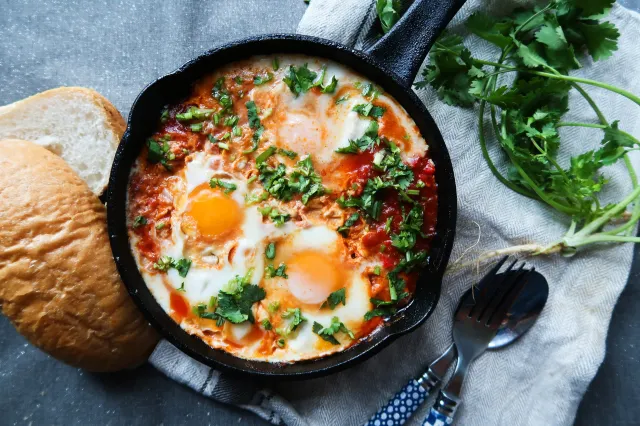 露營食譜2026  8 個簡易高質露營食譜 露營早餐主菜甜品！