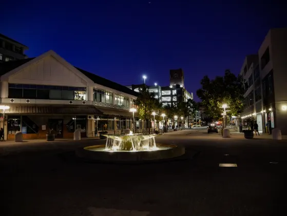 Hotel dekat Samuel Merritt University