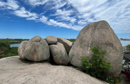 Beom Boulder