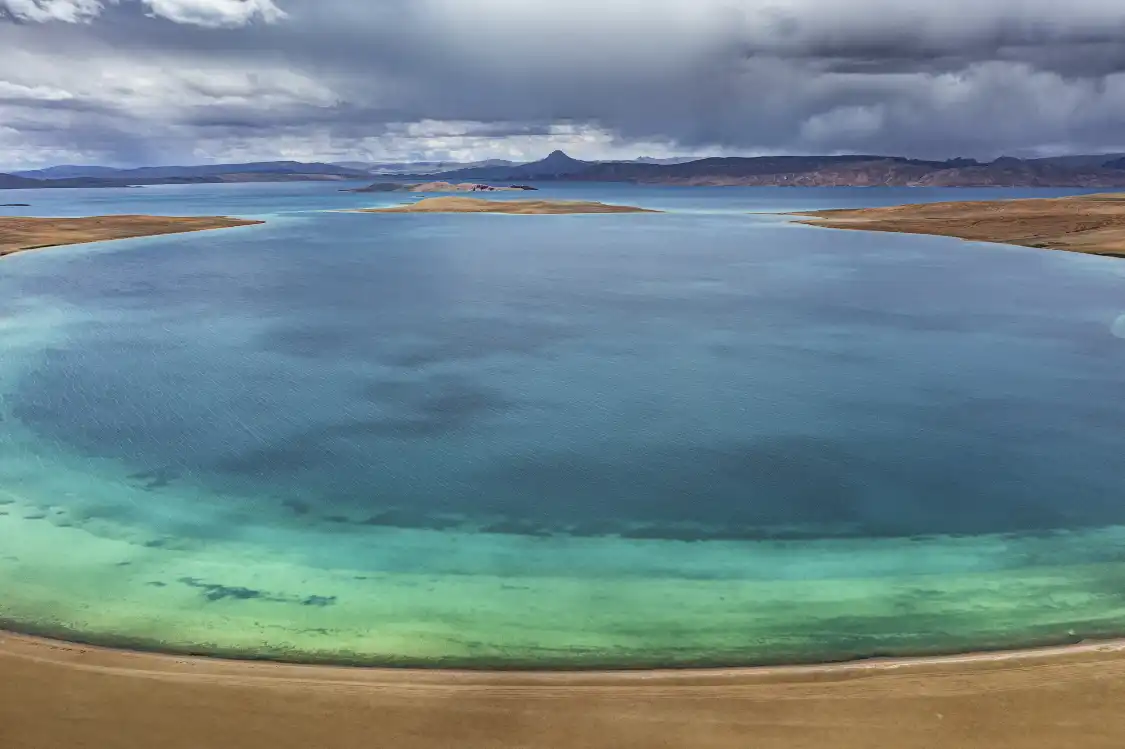 Hotels near Cuo'e Lake