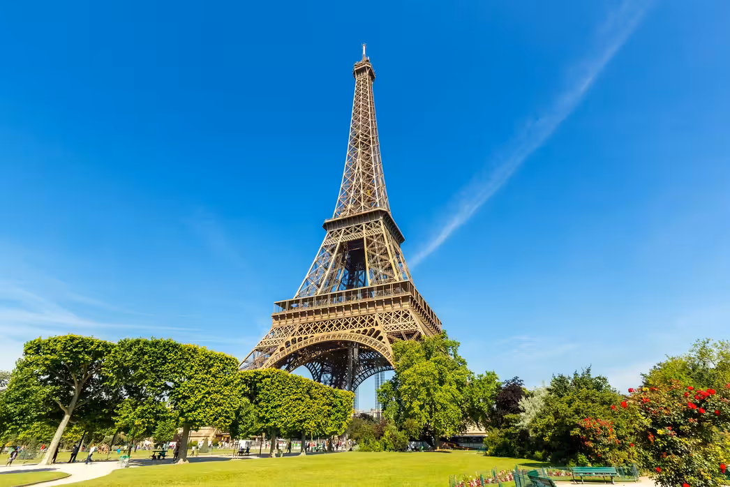 Sofia Paris αεροπορικα