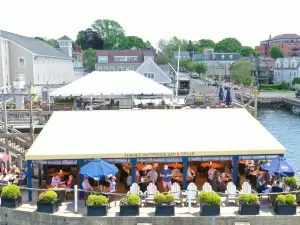 Thames Waterside Bar And Grill