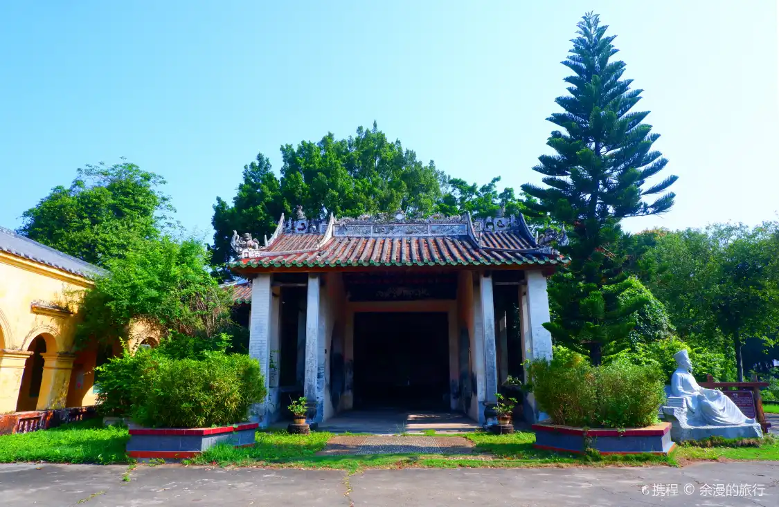 Hotels near Dongpo Pavilion