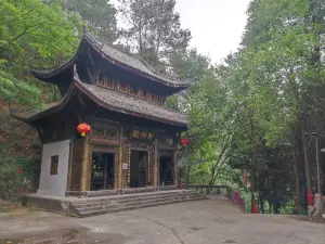Buddha Tourist Attraction in Yuji Mountain