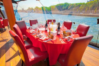 Bateau Mouches Restaurant