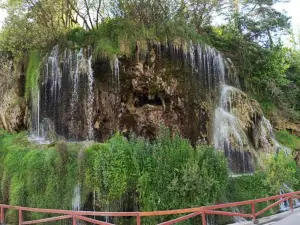 Cascada cu apa termala Toplita