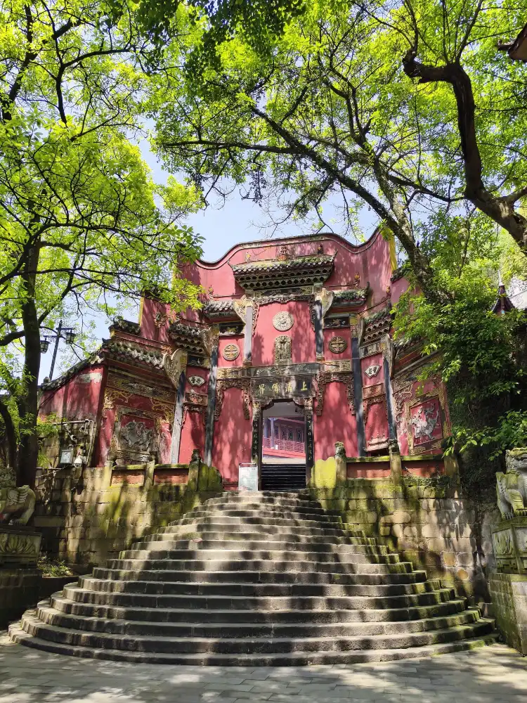 Hotels near Huangge Ancient Road