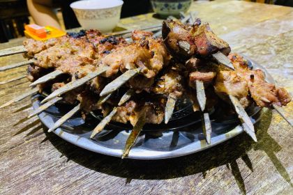 白公羊烤肉拉麵館